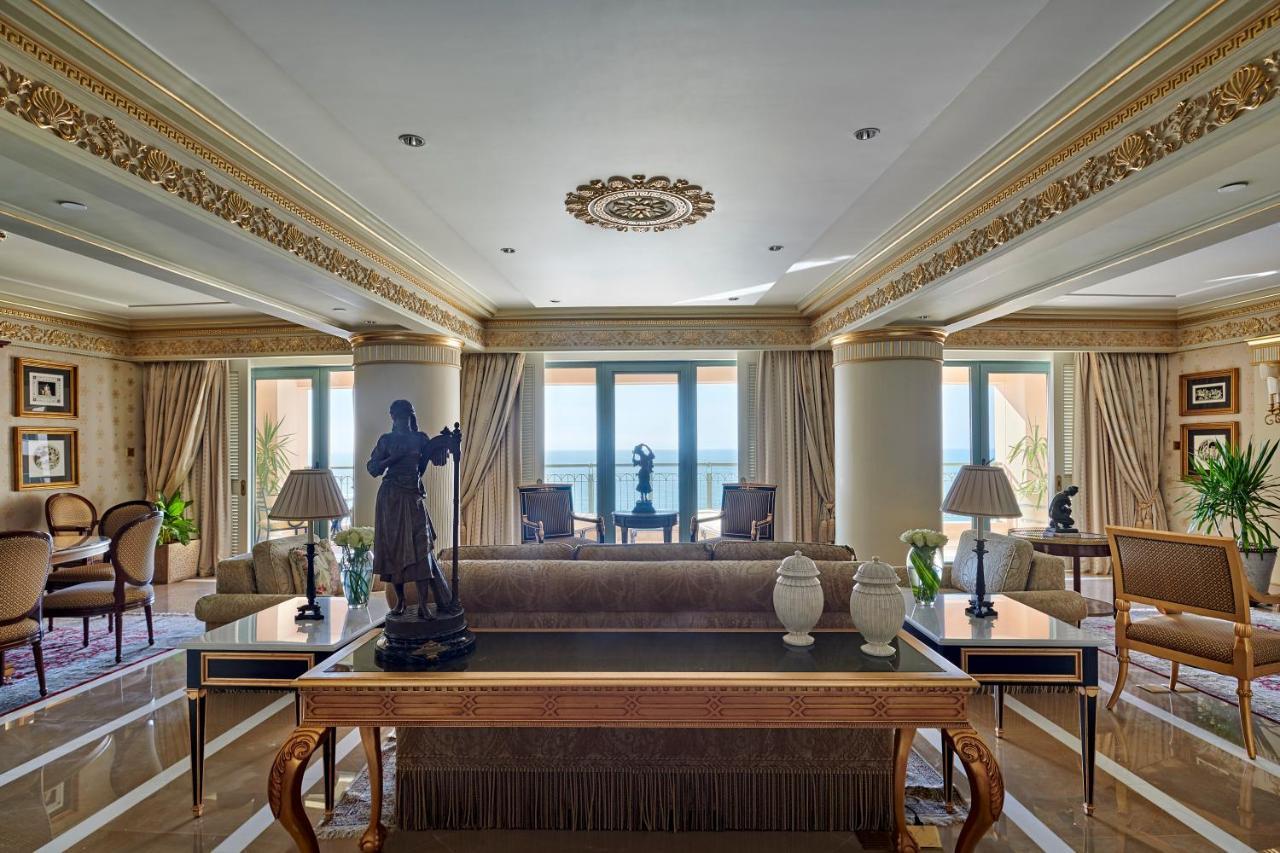 Four Seasons Hotel Alexandria At San Stefano Buitenkant foto Interior of the hotel