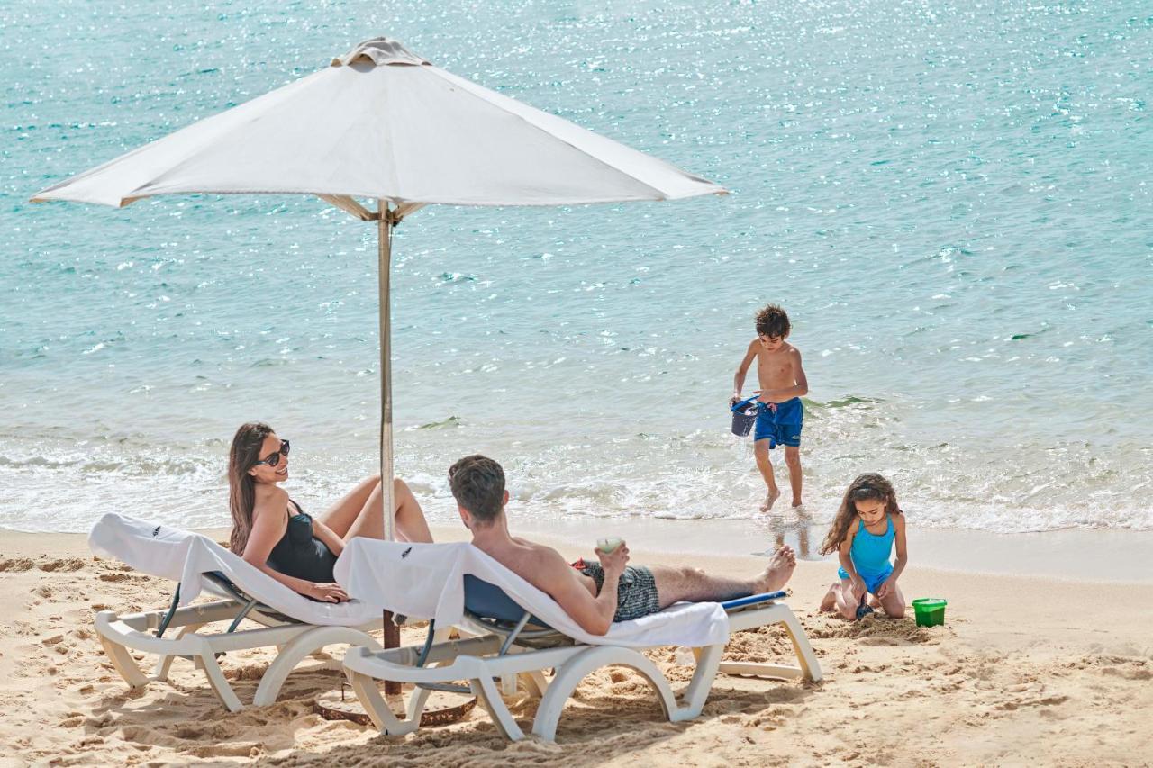 Four Seasons Hotel Alexandria At San Stefano Buitenkant foto Family on a beach