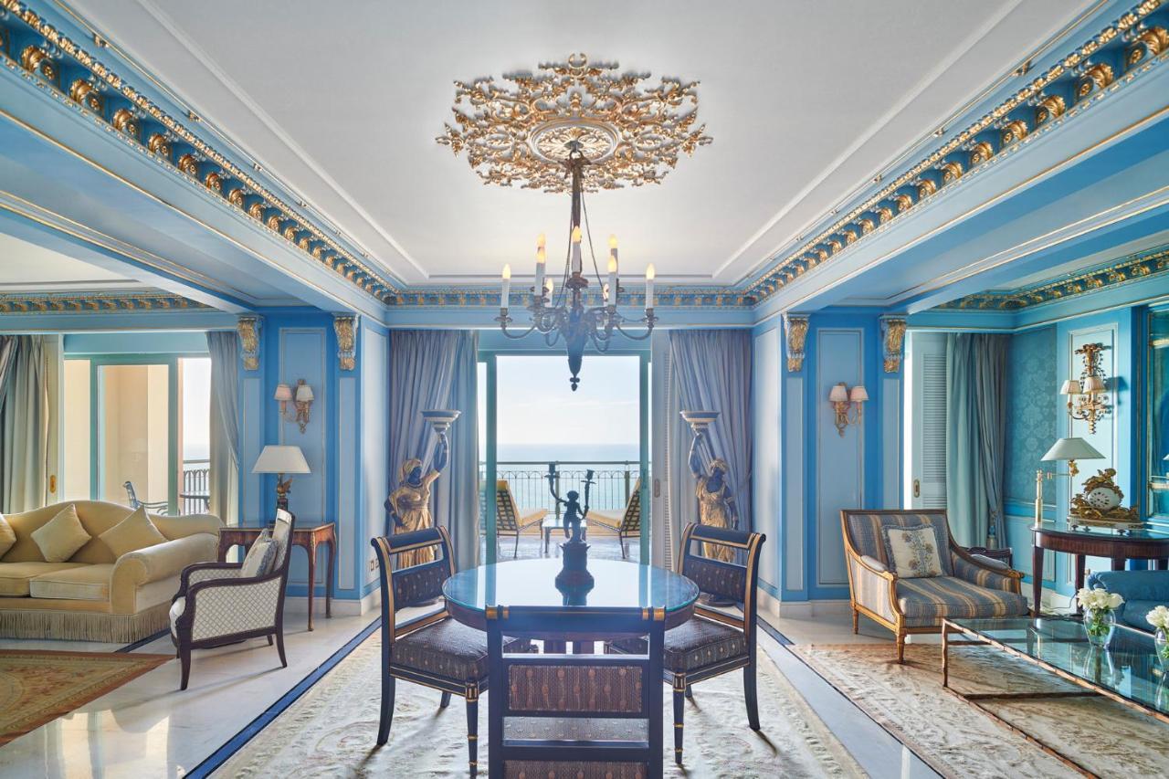 Four Seasons Hotel Alexandria At San Stefano Buitenkant foto The interior of a suite at the Atlantis Paradise Island