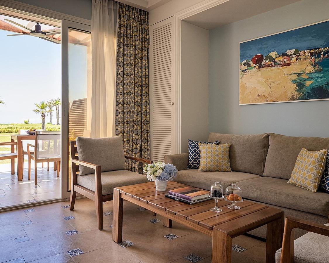 Four Seasons Hotel Alexandria At San Stefano Buitenkant foto A living room at the resort
