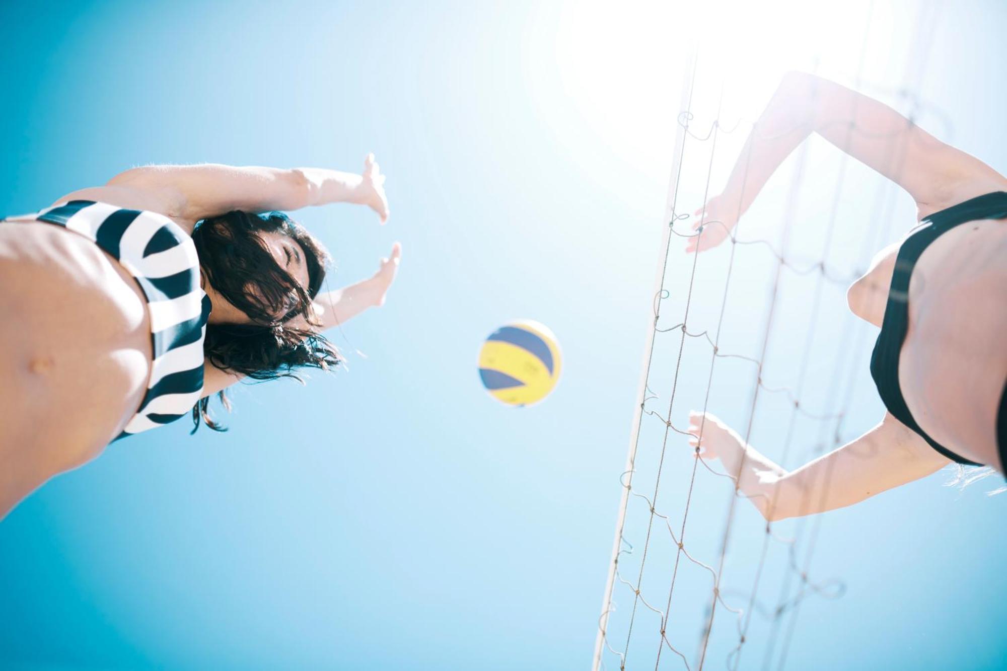 Four Seasons Hotel Alexandria At San Stefano Buitenkant foto A player spiking the ball