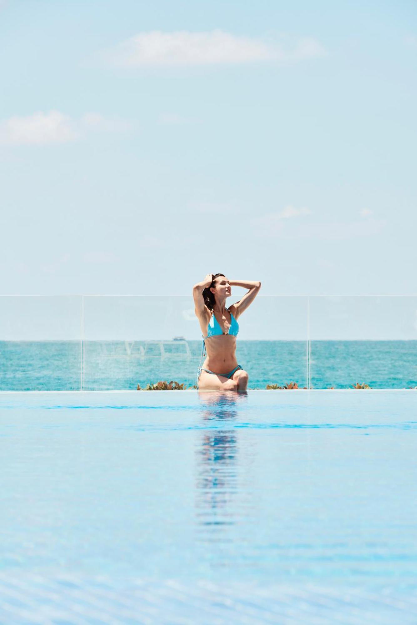 Four Seasons Hotel Alexandria At San Stefano Buitenkant foto Infinity pool at the Iberostar Grand Hotel Bávaro, Dominican Republic