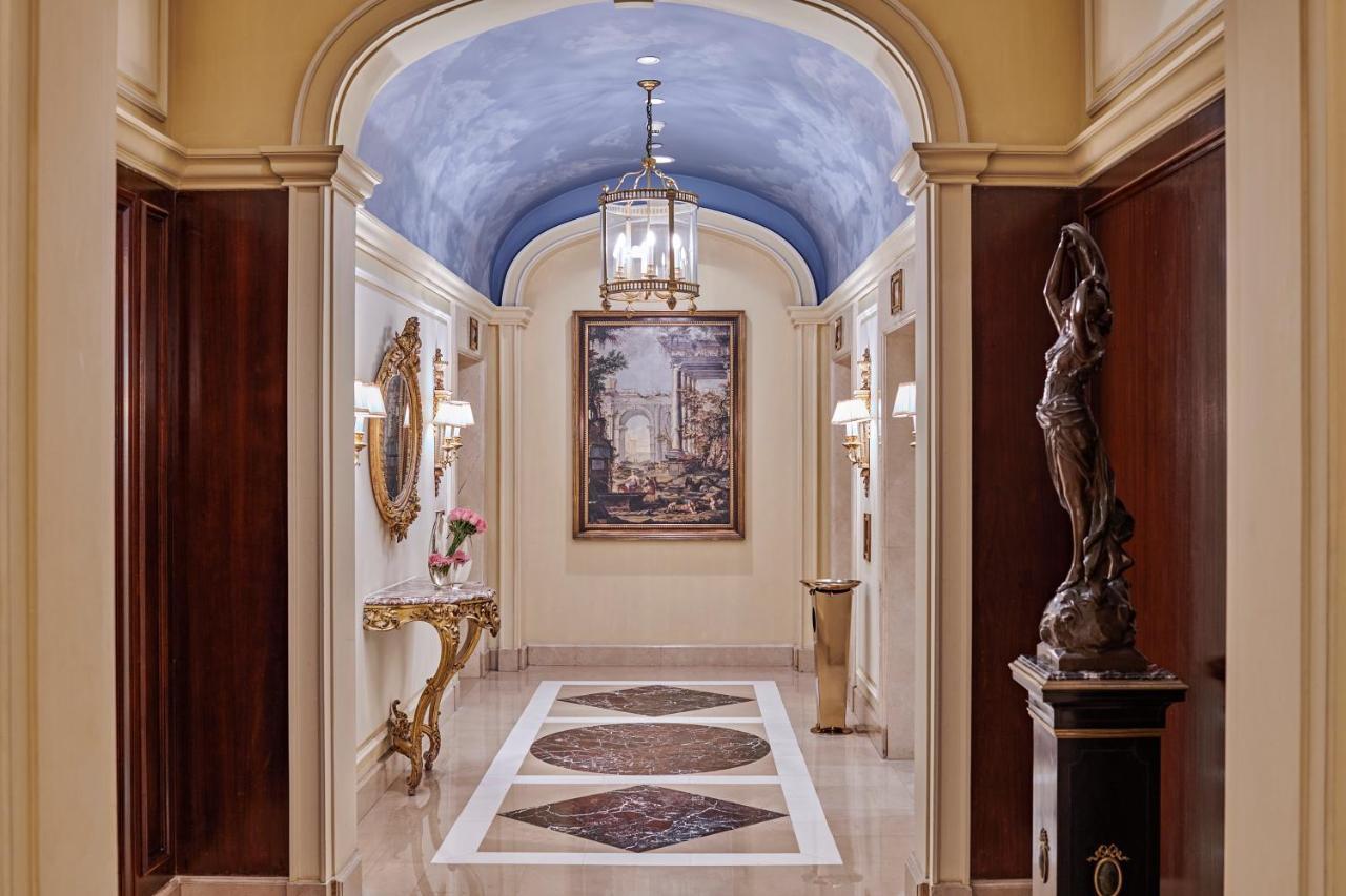 Four Seasons Hotel Alexandria At San Stefano Buitenkant foto A hallway in the hotel